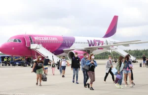 Wizz Air zawiesza loty z Polski i podaje powód. "Jaki jest sens latania?"