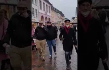 Polka mieszkająca w Niemczech: „Człowiek staje się kodem QR”
