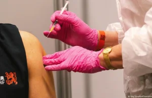 Nowa Zelandia: Mężczyzna przyjął 10 dawek szczepionki jednego dnia
