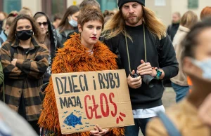 Najmłodsza Polska jest już w jednej trzeciej niewierząca