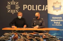 Policjanci przekazali broń do muzeum