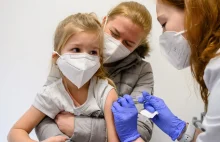 Pfizer podaje, dla których dzieci jego szczepionka nie jest skuteczna