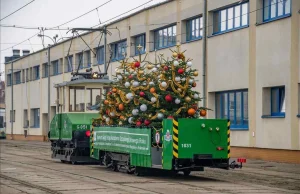 Kraków – tramwajowy wagon transportowy znów na torach