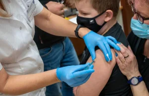 Polacy przekonują się do szczepień