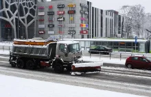 Drogowcy sypią na ulice Olsztyna sól od Aleksandra Łukaszenko