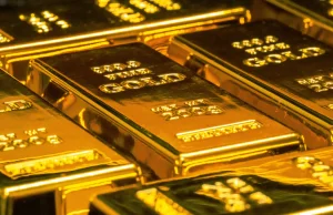 Polacy uciekając przed inflacją kupują złoto. Sprzedaż wzrosła o 87%
