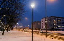 Warszawa. Ratusz ratuje się wymienianiem oświetlenia na ulicach. Ale na...