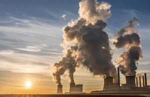 Chiny uruchamiają gigantyczną elektrownię węglową