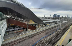 Pociąg odjechał bez pasażerów. "Wjechał na zły peron"