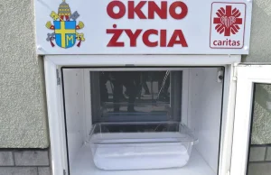 Do okna życia podrzucono ukradzioną z szopki figurę Jezusa