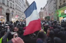 Protesty w Paryżu w związku z komentarzami Macrona dt. niezaszczepionych