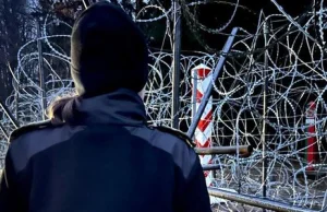 Migranci rzucili petardą hukową. Polska funkcjonariuszka poszkodowana