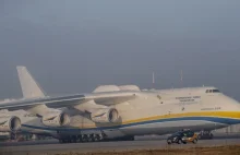 Największy transportowiec świata uziemiony na lotnisku w Jasionce pod Rzeszowem