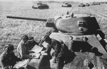 Czołg T-34 – wojenny mit i symbol imperium [GALERIA]
