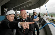 Kardynał i spółki- okopress sprawdziło jakie biznesy prowadzi warszawski kościół