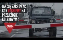 Co zrobić gdy utkniemy na przejeździe kolejowo-drogowym? Taranować rogatki!