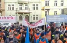 Czeska policja, pracownicy medyczni, strażacy i obywatele RAZEM strajkują...