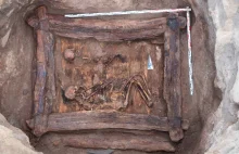 Złoty pektorał i lusterko odkryte przez Polaków w kurhanie sprzed 2,5 tys. lat