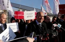 Górnicy dorwali się do mikrofonu, zaczęli krzyczeć. Awantura na konferencji PO