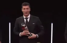 Robert Lewandowski z nagrodą FIFA 2021 !!