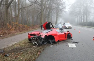 Mechanik podczas jazdy testowej ASO rozbił Ferrari warte 2-3 miliony euro.