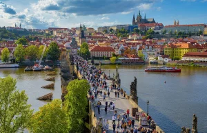 Czesi jeszcze dalej od religii. Dramatyczny spadek liczby katolików