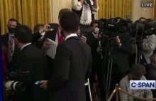 Joe Biden do dziennikarza: Co za głupi s*****syn (video)