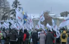 Ruch przedsiębiorców "SaveФОП" próbował wedrzeć się do Rady Najwyższej w Kijowie