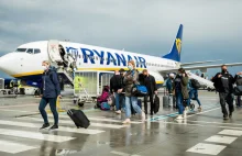 Ryanair nie wpuścił na pokład pasażerów z Polski. Pracownicy twierdzili,...