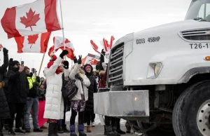 Kanada: Kierowcy ciężarówek nie chcą przymusu szczepień. Musk ich chwali