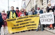 „W Kościele nic się nie zmienia”. Ofiara ks. Jankowskiego wycofała pozew