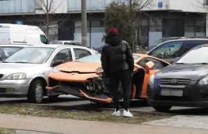 Porzucone lamborghini odjechało z parkingu na lawecie, z nowymi kołami....