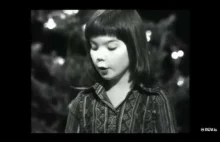 11-letnia Björk czyta opowieść świąteczną w islandzkiej TV, 1976