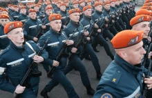 Łukaszenka kazał uzbroić strażaków „na wypadek wojny”