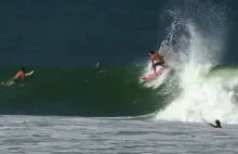 Surfer pożycza deskę
