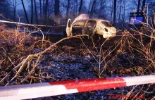 Zwęglone zwłoki w samochodzie - nieszczęśliwy wypadek czy zabójstwo?