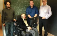 Stephen Hawking pozostawił po sobie tablicę z zapiskami. Po ponad 40 latach