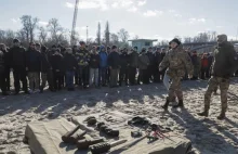 Brytyjskie MSZ ostrzega: Rosyjska inwazja na Ukrainę możliwa w każdej...