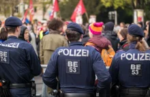 Niespokojny weekend w Dreźnie: marsze koronasceptyków i neonazistów