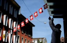 Szwajcaria znosi obostrzenia i wraca do normalności.