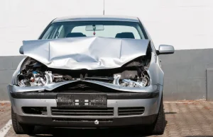 Ubezpieczyciel nie może zaniżać kosztów naprawy auta - wyrok SN