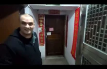 CHINY: Płatna winda, smród brud i ubóstwo ale mieszkania po 600 tys. zł
