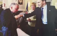 Nawet Kaczyński go po rękach całował...