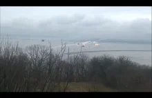 Rosyjski śmigłowiec MI-8 unika pocisku przeciwlotniczego w pobliżu Kijowa