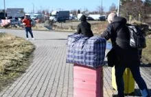 Tłumy uchodźców z Ukrainy na przejściu granicznym w Medyce