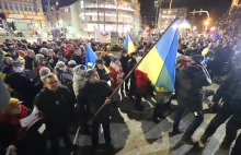 Setki mieszkańców Olsztyna na antywojennej manifestacji potępiającej Rosję