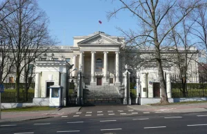 Na jaką nazwę przemianować odcinek ul. Belwederskiej przy ambasadzie ZSRR?