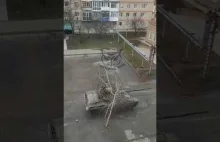 Wycofujące się rosyjskie czołgi