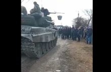 Mieszkańcy zablokowali przejazd rosyjskiej kolumny w Koriukówce