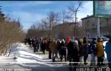 Protest mieszkańców Nowosybirska w Rosji przeciw wojnie na Ukrainie